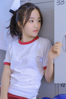 大学生情侣打野战视频